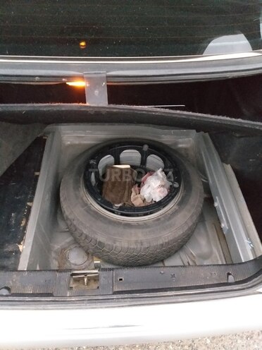 Mercedes E 200 1996, 308,888 km - 2.0 l - Yevlax