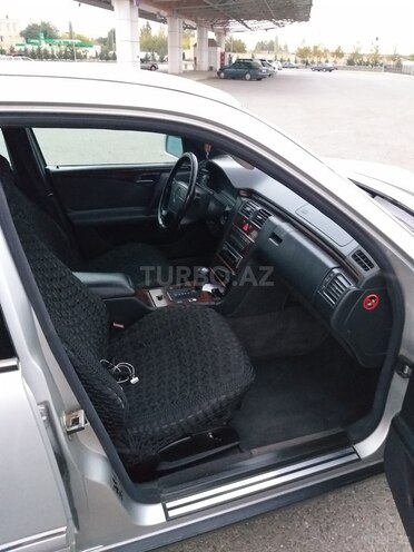 Mercedes E 200 1996, 308,888 km - 2.0 l - Yevlax