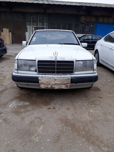 Mercedes E 200 1993, 309,931 km - 0.2 l - Bakı