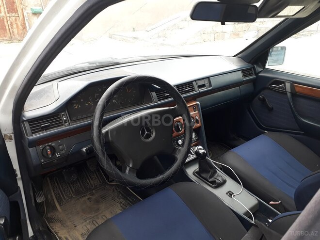 Mercedes E 200 1993, 309,931 km - 0.2 l - Bakı
