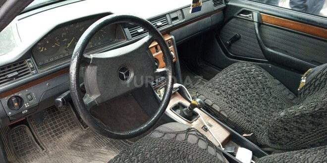 Mercedes E 200 1990, 350,000 km - 2.0 л - Beyləqan