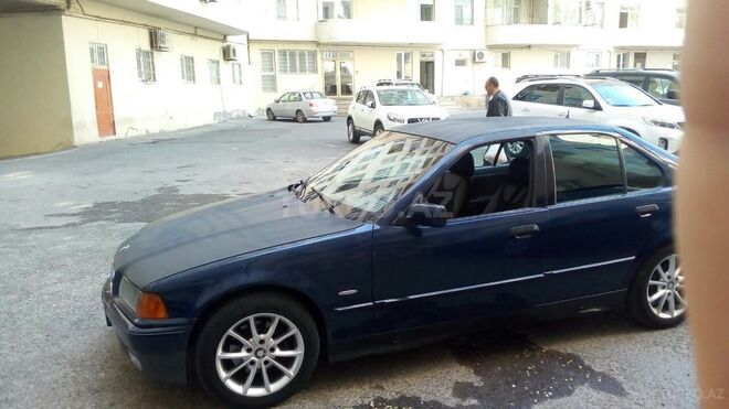 BMW 318 1991, 389,000 km - 1.8 l - Bakı