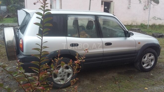 Toyota RAV4 1996, 229,000 km - 2.0 l - Qax