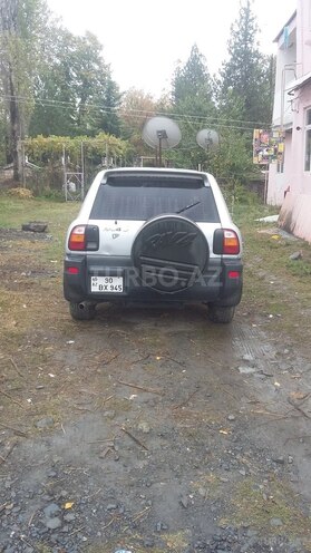 Toyota RAV4 1996, 229,000 km - 2.0 l - Qax