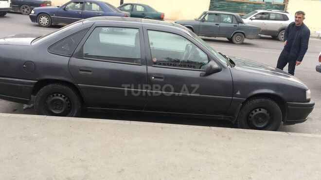 Opel Vectra 1993, 300,000 km - 1.6 л - Bakı