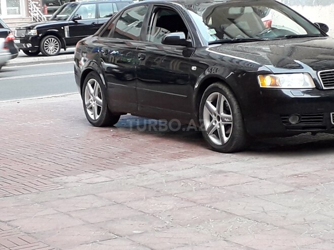 Audi A4 2003, 180,000 km - 1.8 l - Bakı