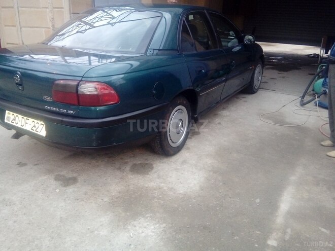 Opel Omega 1998, 280,000 km - 2.0 l - Biləsuvar