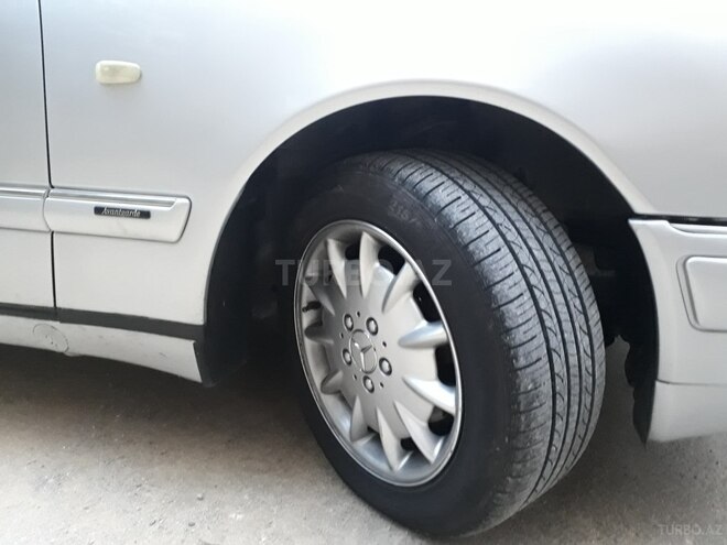 Mercedes E 320 1997, 436,000 km - 3.2 л - Bakı