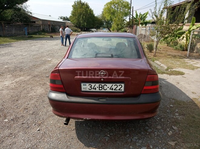 Opel Vectra 1997, 352,000 km - 1.6 l - Qax