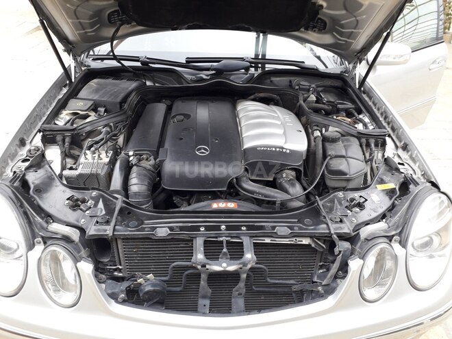 Mercedes E 270 2004, 322,000 km - 2.7 l - Bakı
