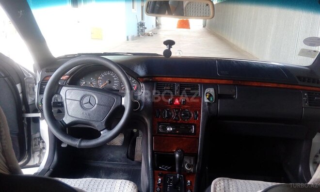Mercedes E 240 1998, 362,110 km - 2.4 l - Goranboy