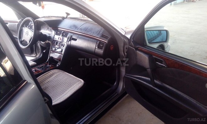 Mercedes E 240 1998, 362,110 km - 2.4 l - Goranboy