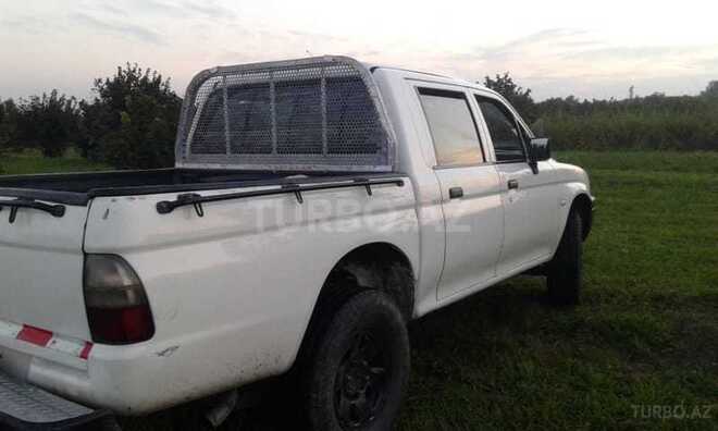 Mitsubishi L200 2006, 324,620 km - 2.5 l - Qax