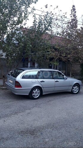 Mercedes C 220 2000, 220,000 km - 2.2 л - İmişli