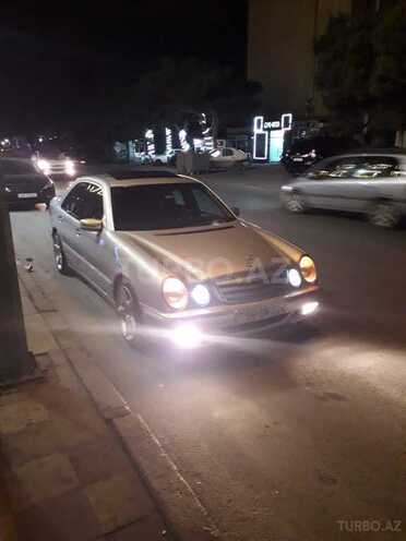 Mercedes E 320 2000, 300,000 km - 3.2 l - Bakı