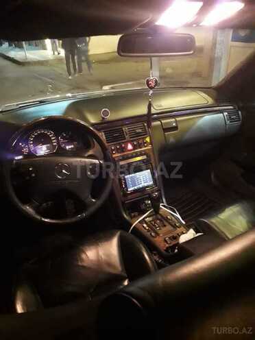 Mercedes E 320 2000, 300,000 km - 3.2 l - Bakı