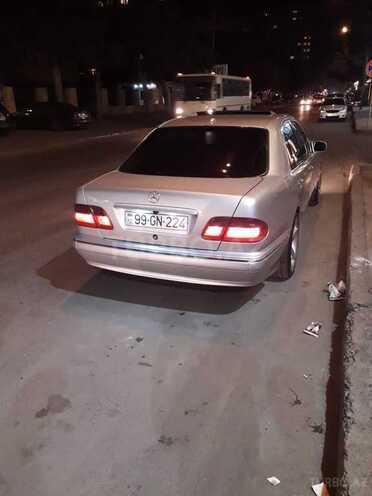 Mercedes E 320 2000, 300,000 km - 3.2 l - Bakı