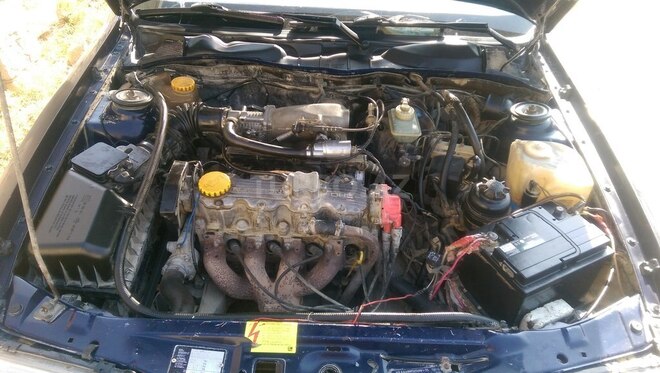Opel Vectra 1994, 325,000 km - 2.0 l - Bakı
