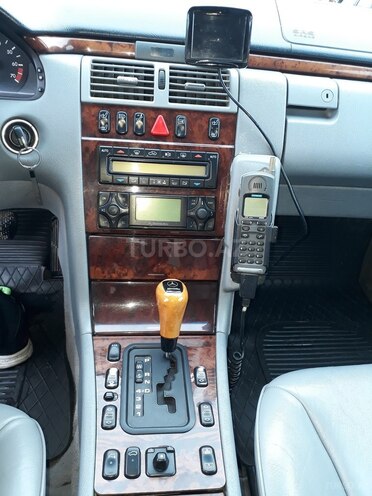 Mercedes E 240 1998, 299,500 km - 2.4 l - Xırdalan