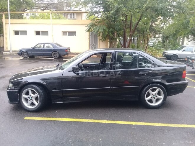 BMW 325 1995, 300,000 km - 2.5 l - Bakı