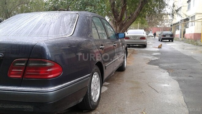 Mercedes E 230 1997, 297,700 km - 2.3 l - Bakı