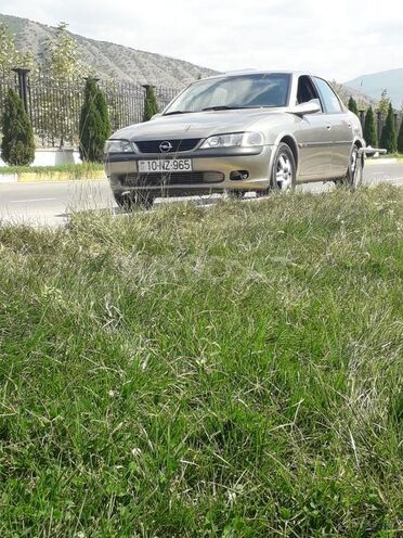 Opel Vectra 1995, 40,000 km - 0.2 l - Qəbələ