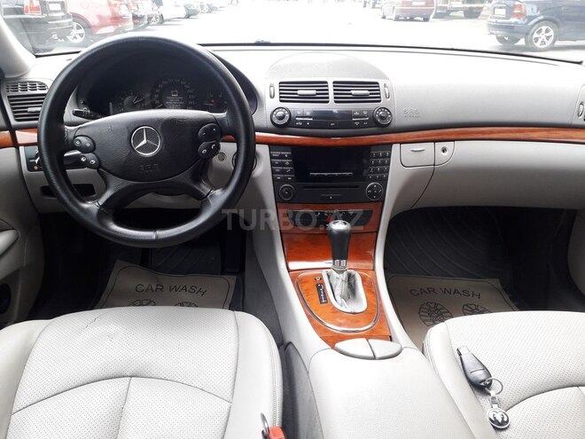 Mercedes E 220 2006, 218,000 km - 2.2 l - Bakı