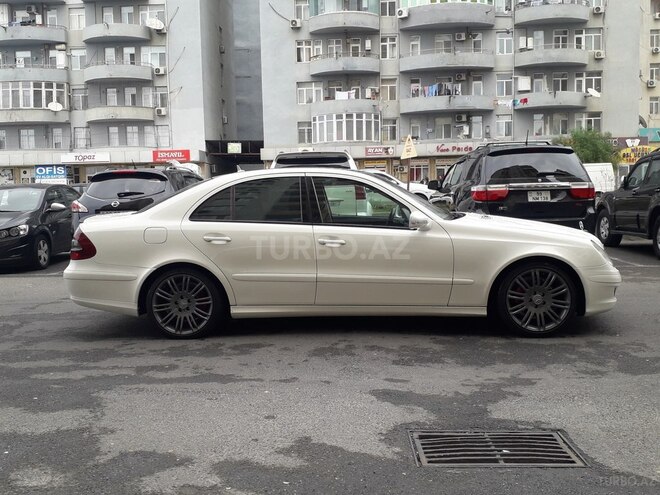 Mercedes E 220 2006, 218,000 km - 2.2 l - Bakı