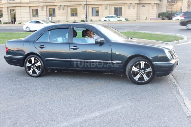 Mercedes E 320 1999, 380,000 km - 3.2 л - Bakı