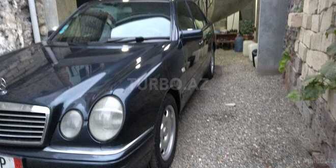 Mercedes E 240 1997, 135,500 km - 2.4 l - Gəncə