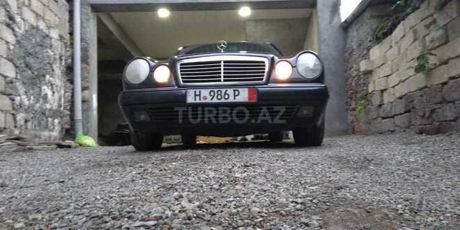 Mercedes E 240 1997, 135,500 km - 2.4 l - Gəncə