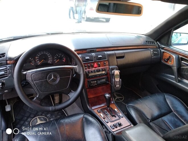 Mercedes E 320 1998, 390,000 km - 3.2 l - Bakı