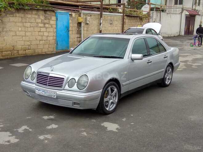 Mercedes E 240 1998, 289,634 km - 2.4 l - Bakı