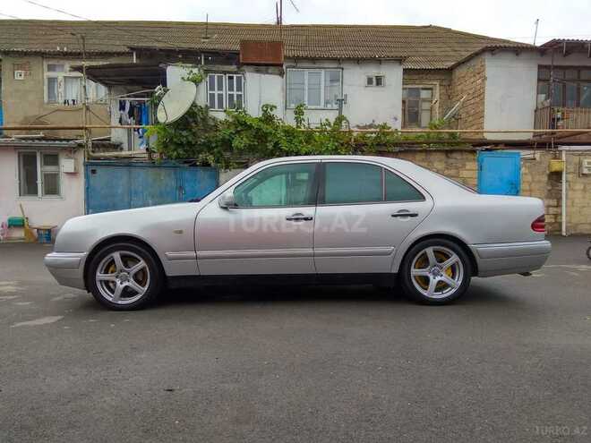 Mercedes E 240 1998, 289,634 km - 2.4 l - Bakı