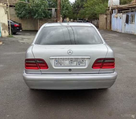 Mercedes E 240 1998, 289,634 km - 2.4 l - Bakı