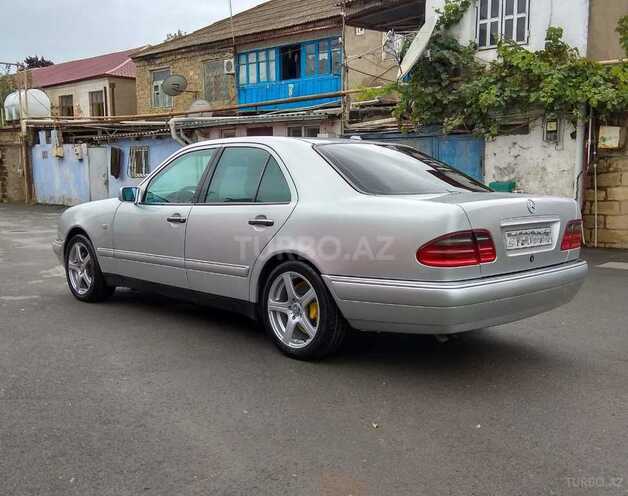 Mercedes E 240 1998, 289,634 km - 2.4 l - Bakı