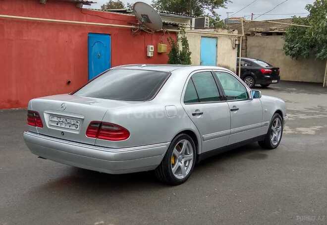 Mercedes E 240 1998, 289,634 km - 2.4 l - Bakı