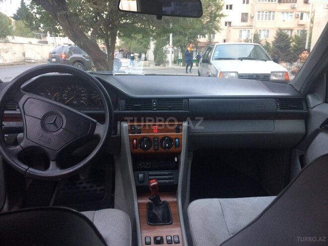 Mercedes E 220 1994, 390,000 km - 2.2 l - Bakı