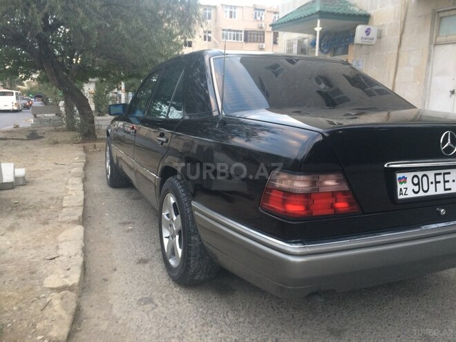 Mercedes E 220 1994, 390,000 km - 2.2 l - Bakı