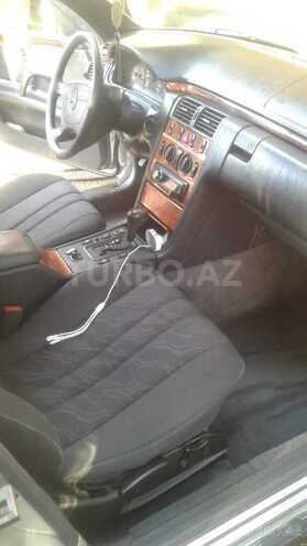 Mercedes E 240 1998, 250,000 km - 2.4 л - Bakı
