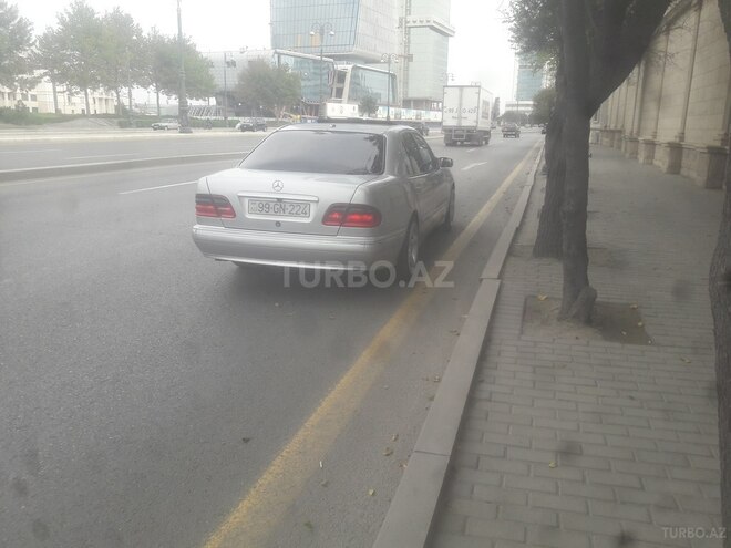 Mercedes E 320 2000, 330,000 km - 3.2 l - Bakı