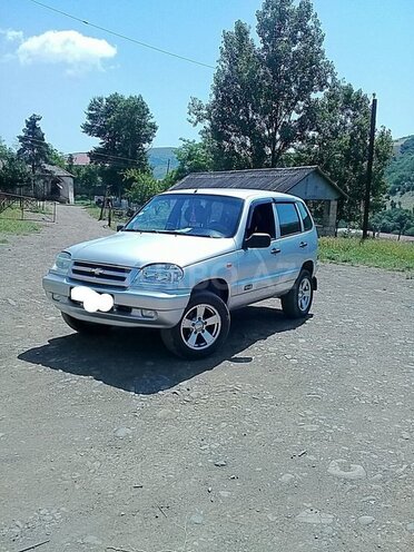Chevrolet Niva 2008, 124,500 km - 1.7 л - Yardımlı