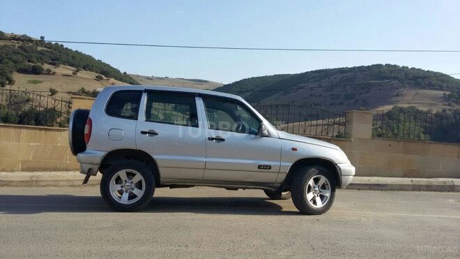 Chevrolet Niva 2008, 124,500 km - 1.7 л - Yardımlı