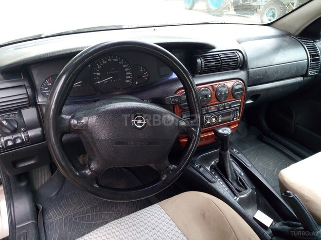 Opel Omega 1997, 333,694 km - 2.0 l - Göygöl