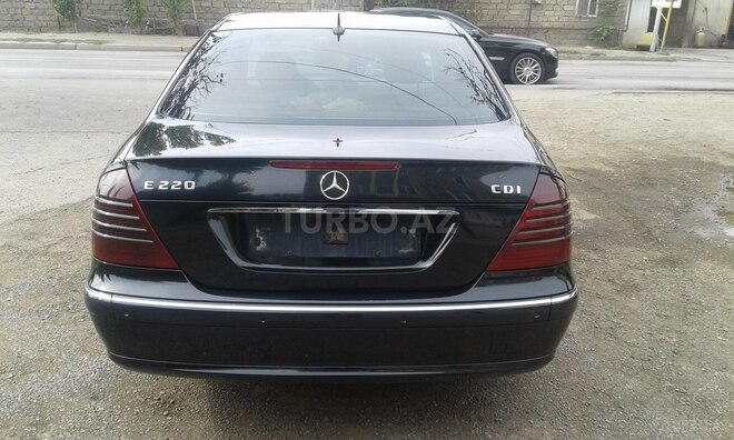 Mercedes E 220 2002, 260,000 km - 2.2 л - Bakı