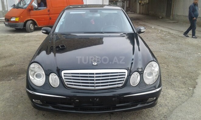 Mercedes E 220 2002, 260,000 km - 2.2 л - Bakı