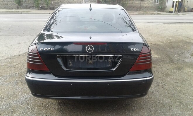 Mercedes E 220 2002, 260,000 km - 2.2 l - Bakı