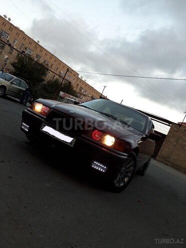BMW 318 1992, 285,000 km - 1.9 l - Bakı