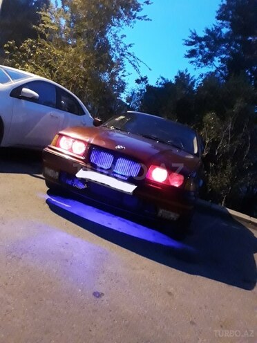 BMW 318 1992, 285,000 km - 1.9 l - Bakı