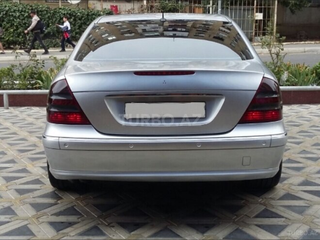 Mercedes E 220 2003, 300,000 km - 2.2 l - Bakı